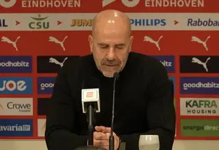 Peter Bosz doodziek na nederlaag tegen NEC