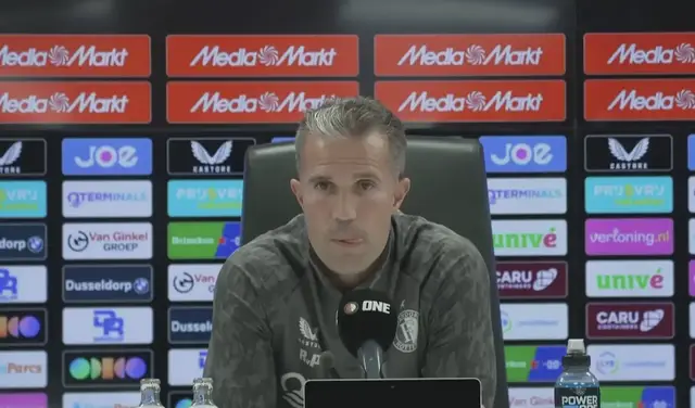 Van Persie reageert op uitspraken van Hartman en Zerrouki
