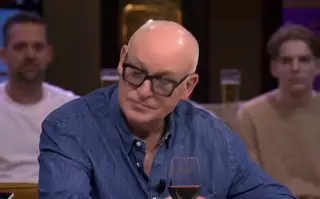 Gijp over vertrek Advocaat bij Curaçao vanwege zieke dochter