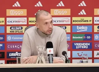 Heitinga moest vierde offical in bedwang houden