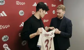 Takehiro Tomiyasu tekent contract bij Ajax