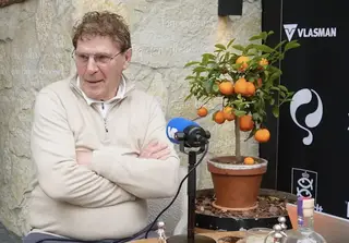 "Oranje-monnik stelt teleur, Summerville maakt indruk"