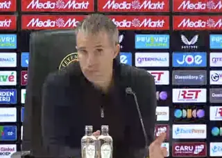 Van Persie blijft rustig na Feyenoord-PSV: "Hiervan leren"