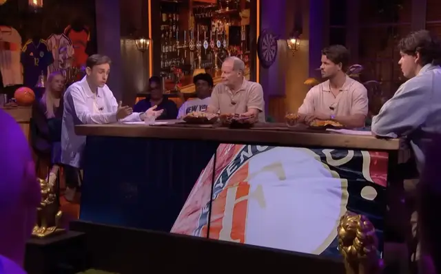 Danny Blind geeft Robin van Persie advies over zoon Shaqueel