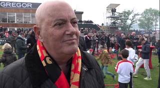 Jack van Gelder emotioneel na titel AFC: 'Ik denk aan mijn overleden vader'