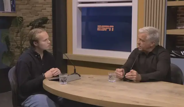 Hoe de interne chaos Heitinga bij Ajax onderuit haalt