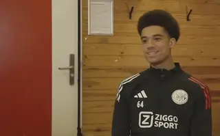 Aaron Bouwman komt uit Ajax-nest: "Vader op F-Side"