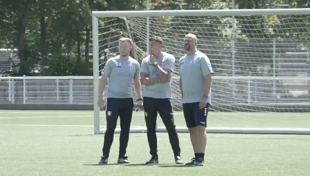 Kuyt sprak nog niet met Van Persie