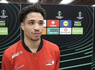 Daal maakt dankgebaar na winst AZ op FC Noah