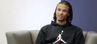 Aké, van peuter bij Wilhelmus tot wereldster bij City