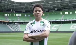Robin Kelder tekent eerste profcontract bij FC Groningen