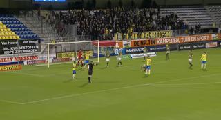 Henk de Jong niet tevreden over de arbitrage tijdens de wedstrijd tegen RKC