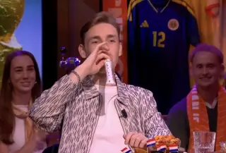 Nicky van der Gijp live op tv verrast