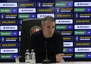 Van Persie en Bijlow in gesprek met Feyenoord-fans