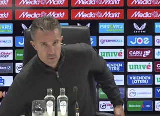 Van Persie terneergeslagen door nieuwe blessures bij Feyenoord