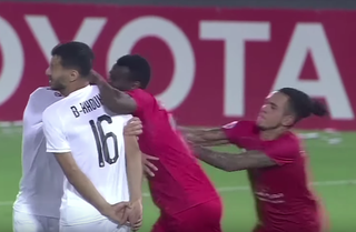 Rake klappen tijdens Qatarese wedstrijd