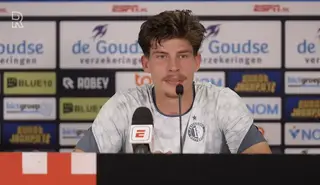 Jordan Bos blij met zijn eerste goal voor Feyenoord