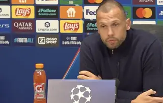 Supportersclub roept in statement op tot vertrek Heitinga