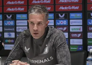 Van Persie wil Sterling zondag laten debuteren bij Feyenoord