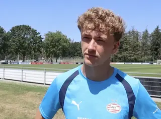 Brutale Mijans speelt eerste wedstrijd voor PSV