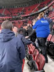 Knokken op de tribunes na FC Twente - Go Ahead Eagles