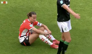 Samenvatting PSV vrouwen - Feyenoord 3-2 (PSV loopt titel mis)