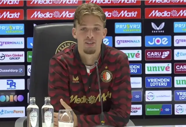 Valente over chaotische wedstrijd van Feyenoord