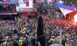 LIVE: Vitesse viert groot feest op de Korenmarkt